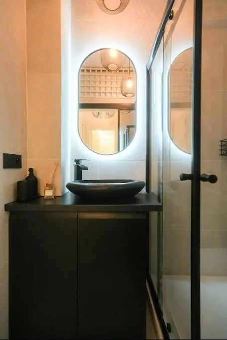 Apartment Appartement Parisien Chic & Cosy Mbka